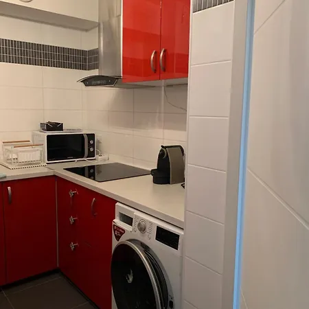 Charming Eiffel Tower View Apartament *