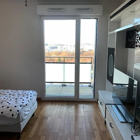 Charming Eiffel Tower View * Issy-les-Moulineaux