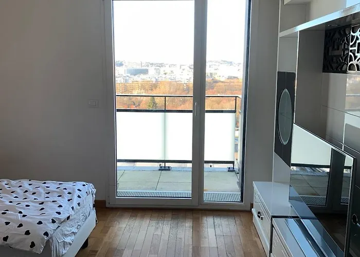 Charming Eiffel Tower View * Issy-les-Moulineaux